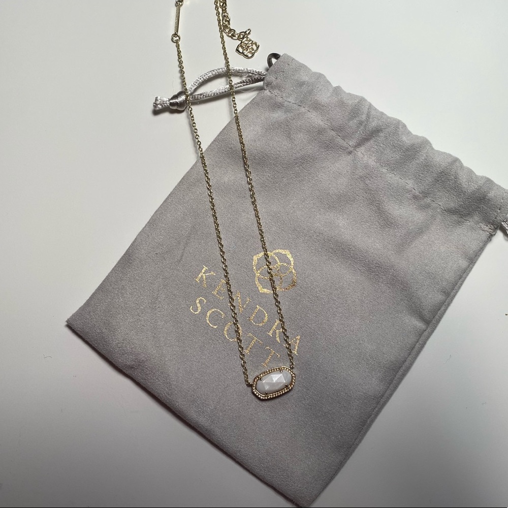 elisa gold pendant necklace in ivory pearl